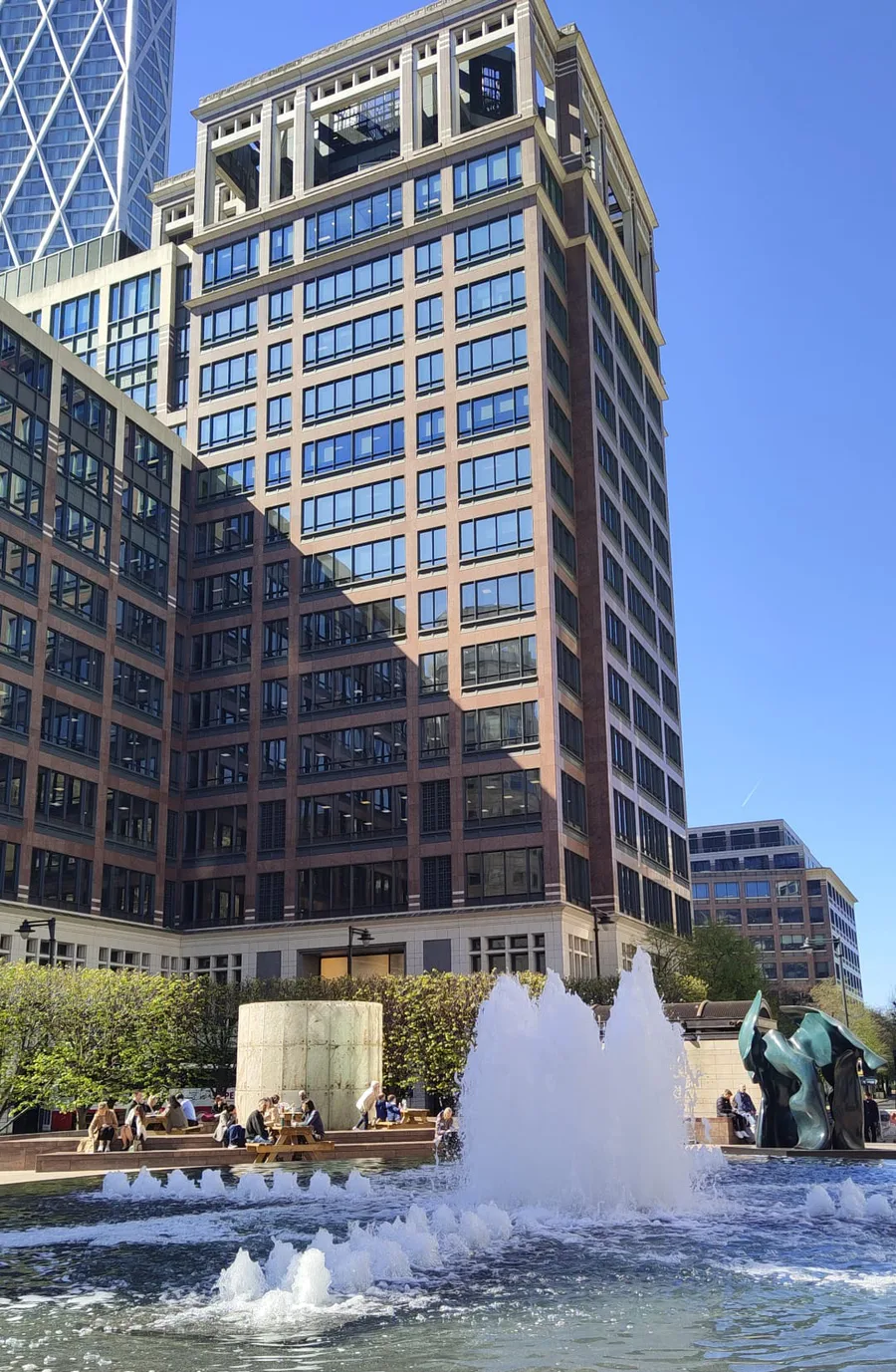 Das Gebäude unseres Büros am 25 Cabot Square, Canary Wharf, London
